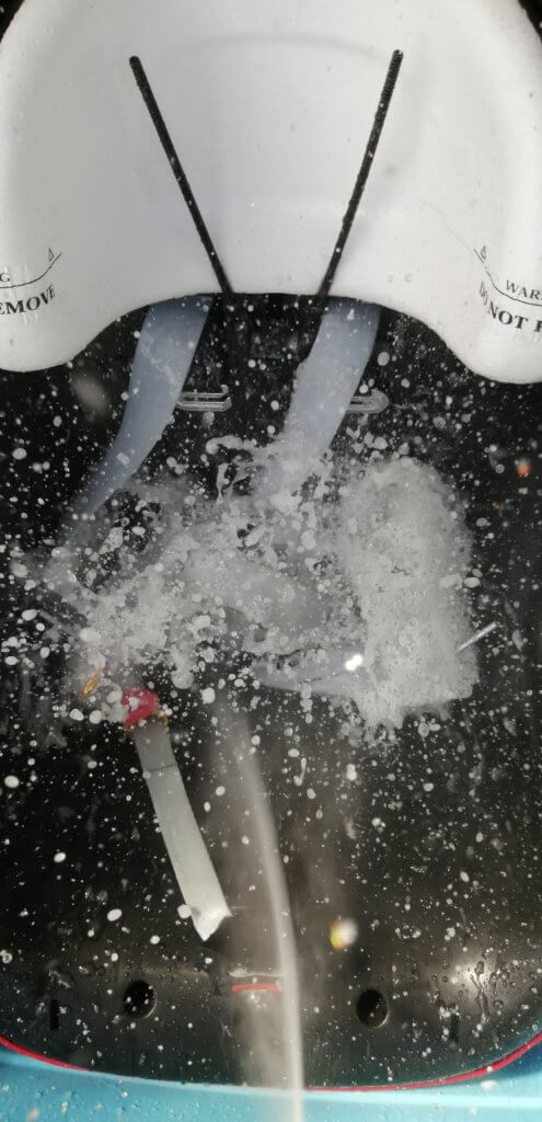 マイクロバブルと高圧洗浄によるフレーム清掃