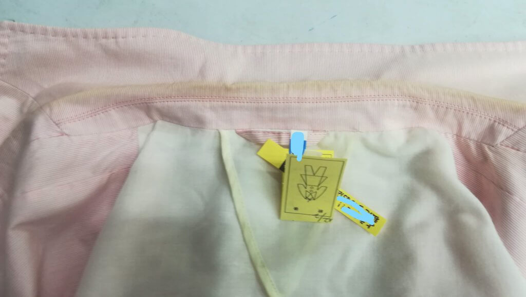 綿ジャケットのエリ変色です