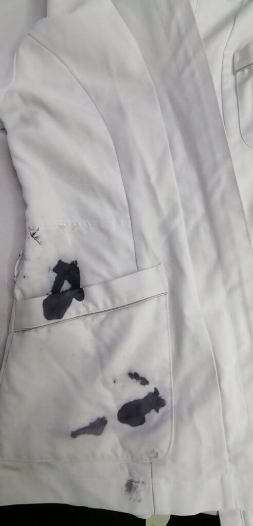 名前ペン　ポケットから染み出し