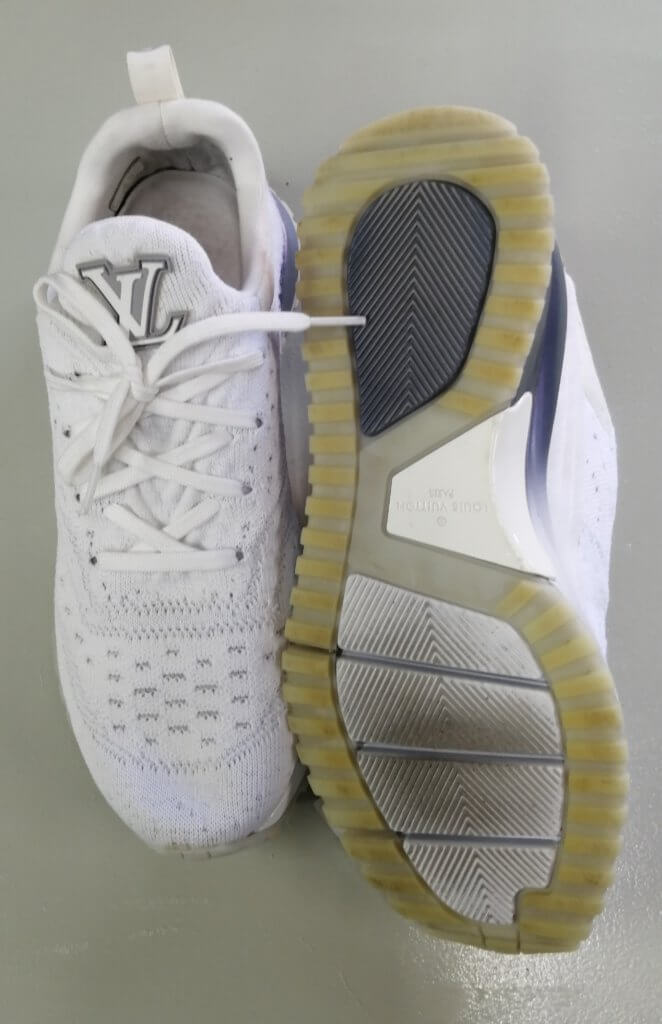 ルイヴィトンスニーカー手洗いクリーニング