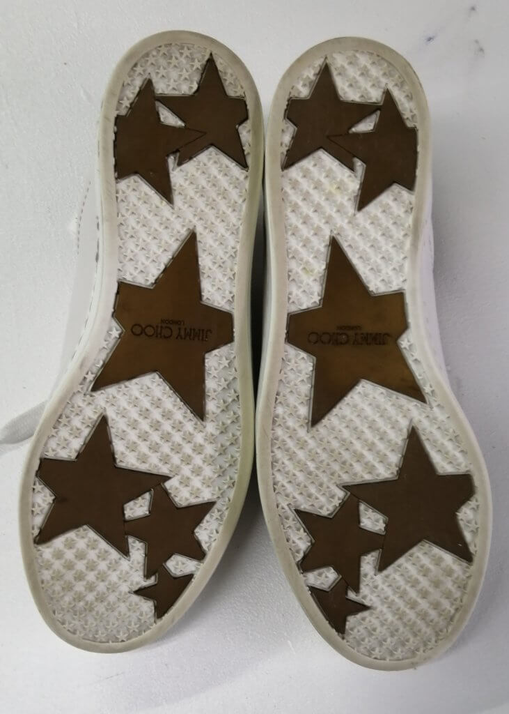 ジミーチュウスニーカー