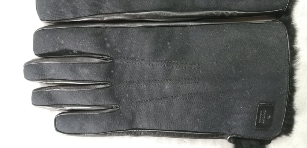 カビの生えたグッチのレザーグローブ