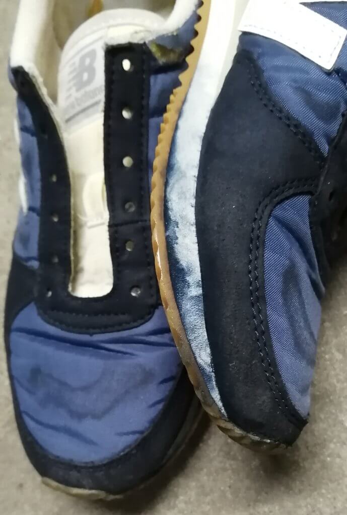 家庭洗いでい色が滲んだニューバランス