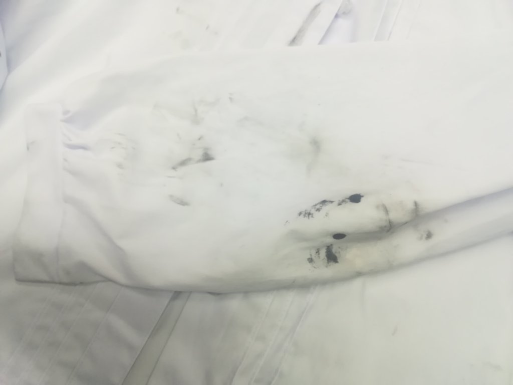 制服全体の墨汁しみ抜き