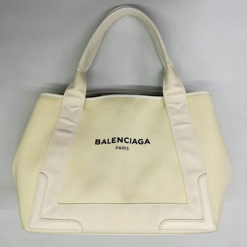 血液しみ抜き　バレンシアガトートバッグ