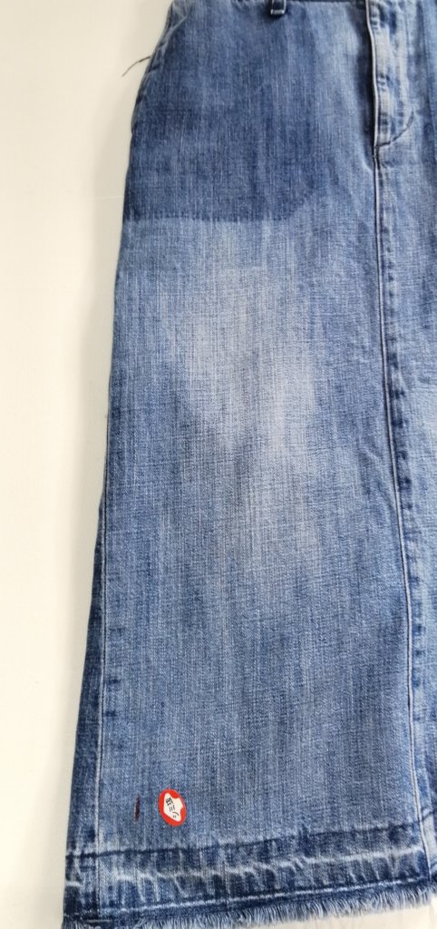 デニムスカートのマニキュアの染み抜き