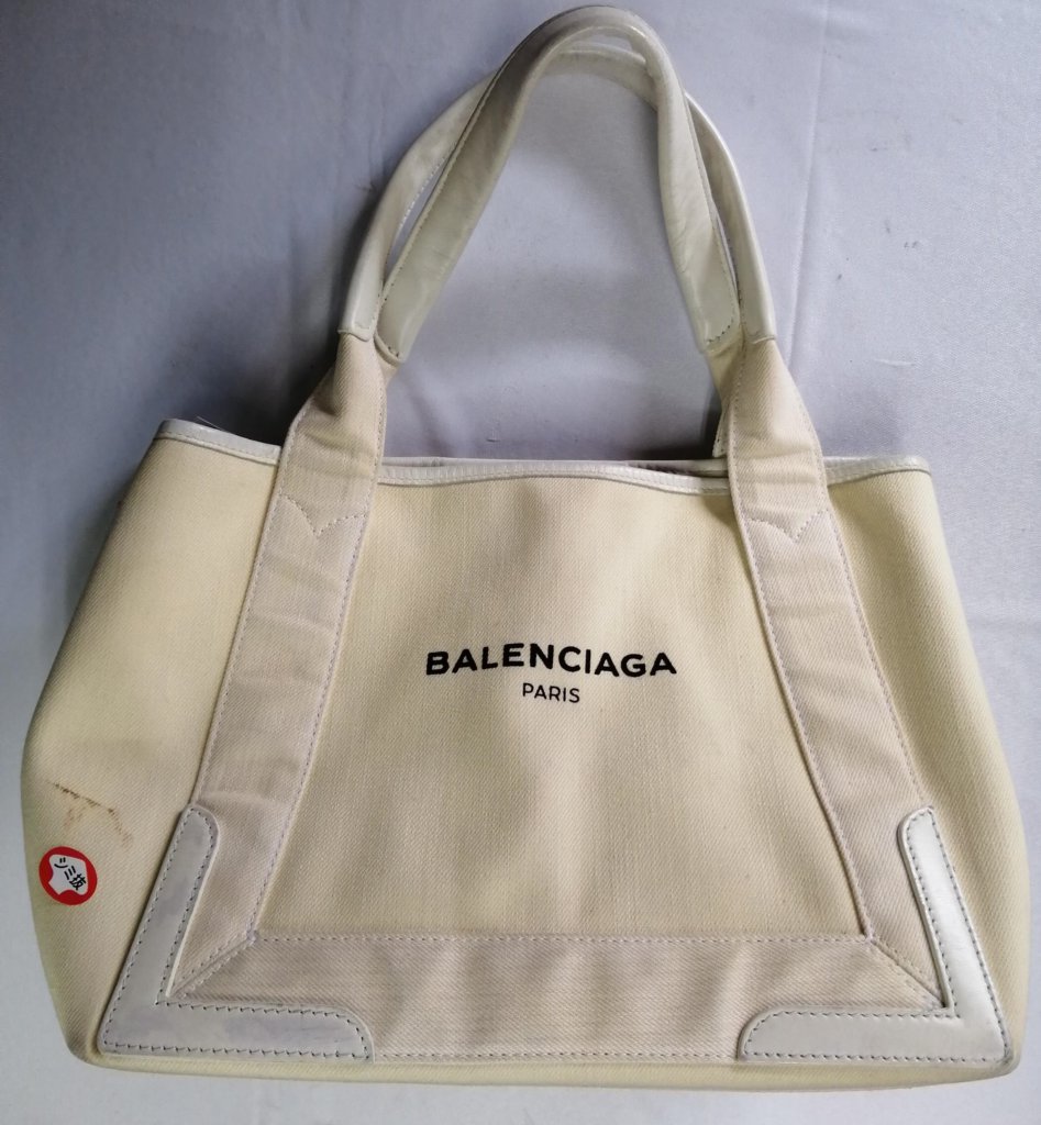 血のついたバレンシアガトートバッグ